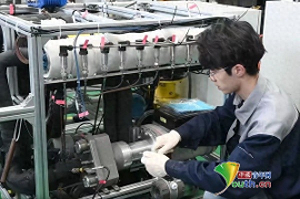 天津大学碳路先锋团队如何用创新技术破解新能源汽车续航难题？  第1张