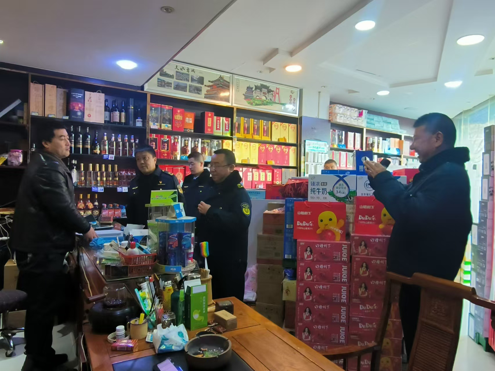 校园食品安全大检查！你的孩子在学校周边吃得安全吗？  第2张