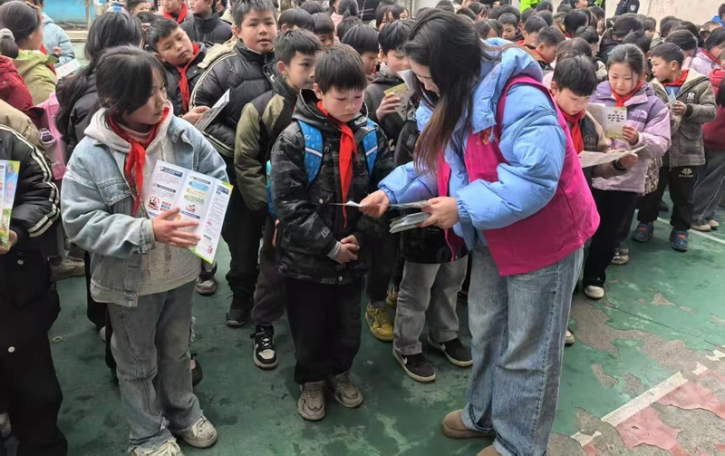 下江镇如何让法治与德育在校园内枝繁叶茂？揭秘1+N团队的惊人力量  第3张