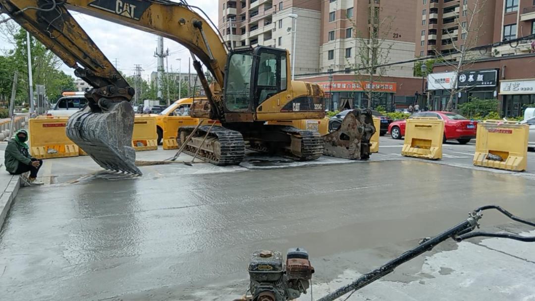 铜山区城管局为何如此重视人行道维修？揭秘城市品质提升的幕后英雄  第1张
