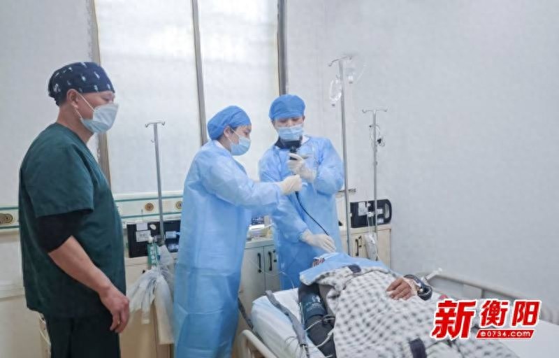 68岁张大爷肺部感染迅速恶化，纤维支气管镜技术如何精准锁定病原体？