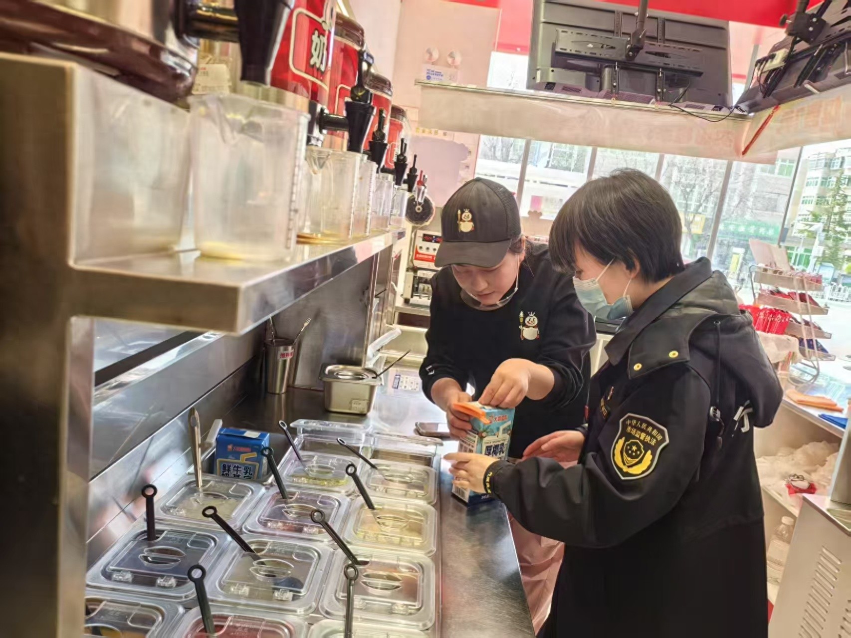 你喝的奶茶安全吗？西峰区市场监管局全面排查，保障消费者权益  第1张