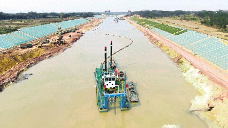 国内最大功率绞吸船泓禹浚07投入运河工程，西部陆海新通道建设再提速