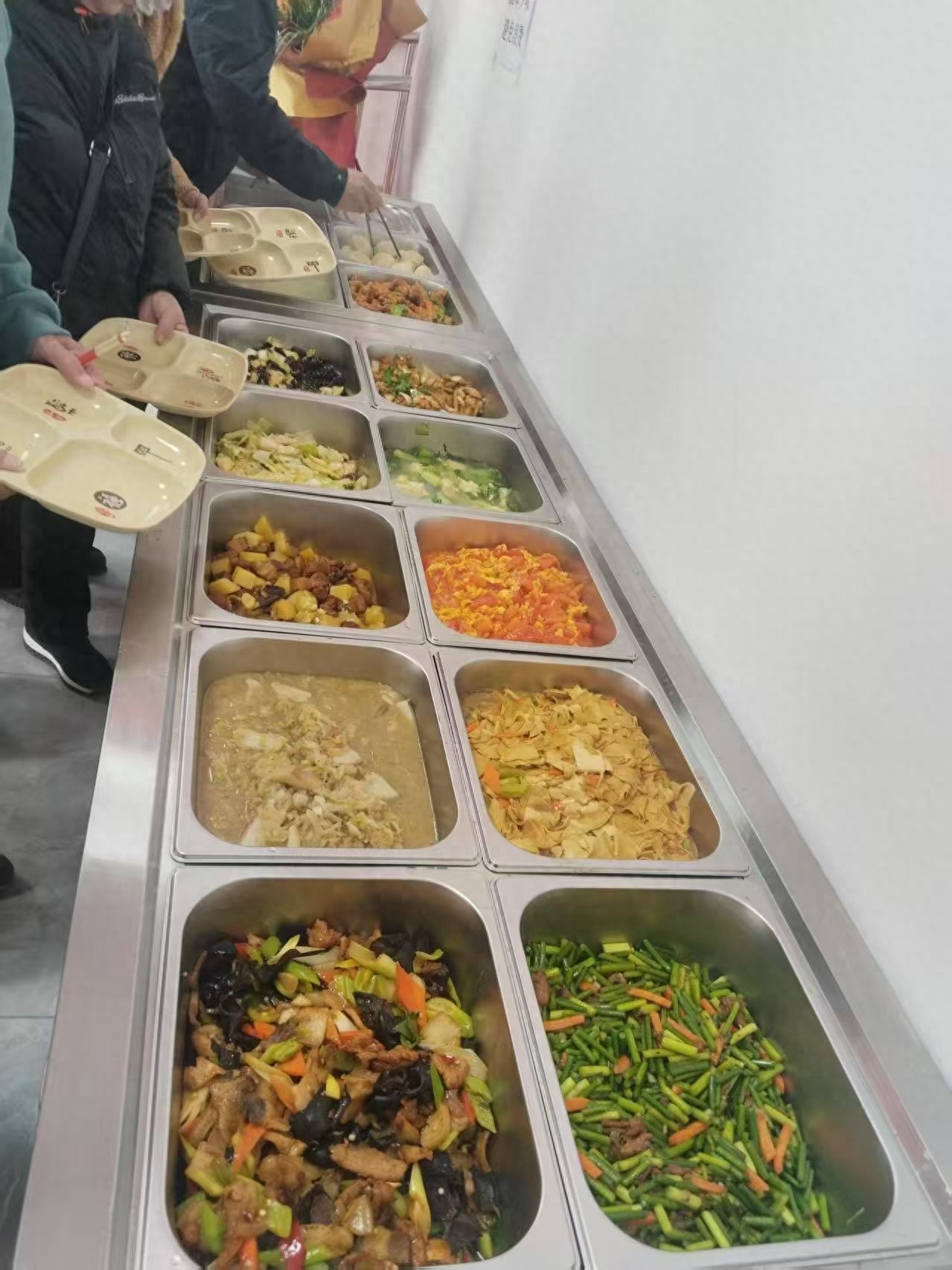 柳影街道宋家路社区敬老餐厅开业，老年人吃饭难问题终于解决