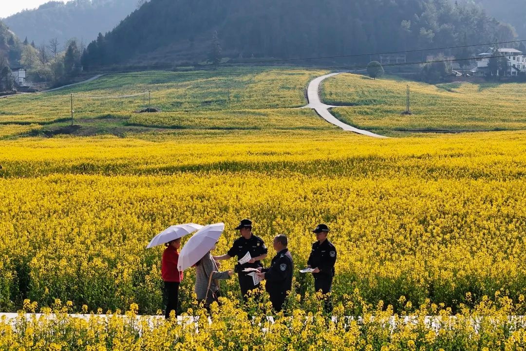 阳春三月，铜仁公安带你踏青去！你知道他们还在做什么吗？  第2张