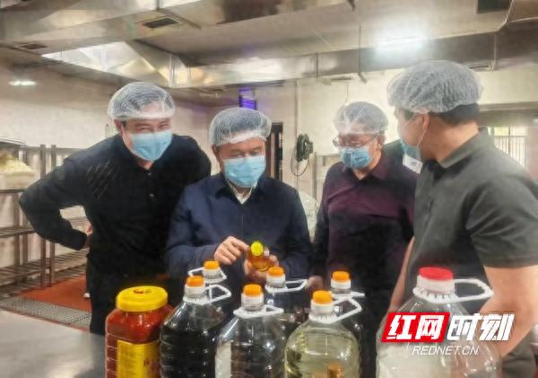 娄底市市场监督管理局上门服务，企业为何信心倍增？  第1张