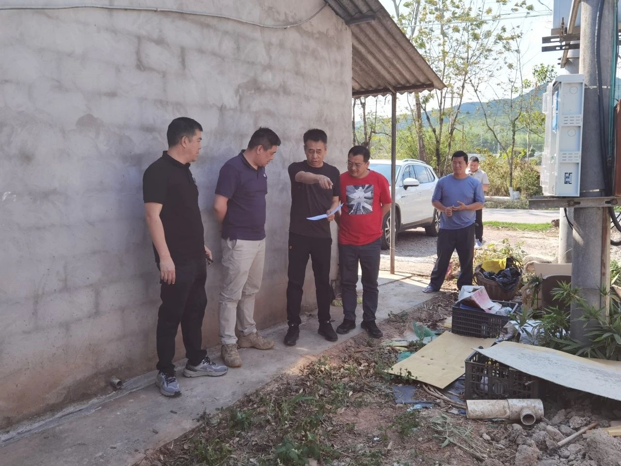 勐满镇邦善村收胶点废水问题终解决，你猜他们用了什么妙招？  第1张
