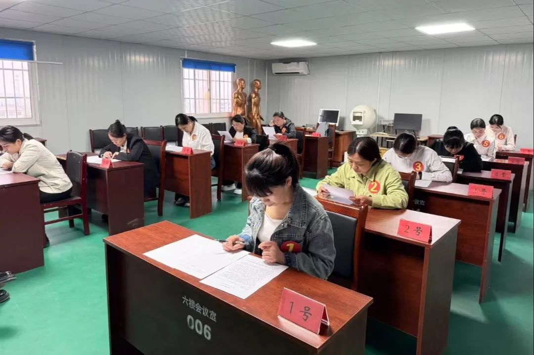 赞皇县中医医院干部擂台赛震撼来袭！40余名选手同台竞技，谁将问鼎冠军？  第4张