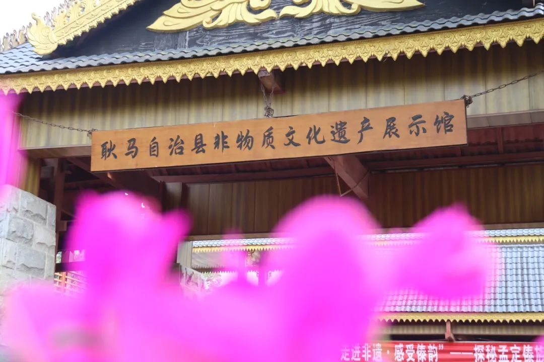 云南临沧：云雾缭绕的原始部落、万亩茶园与金黄麦浪，你准备好探索这片秘境了吗？  第3张