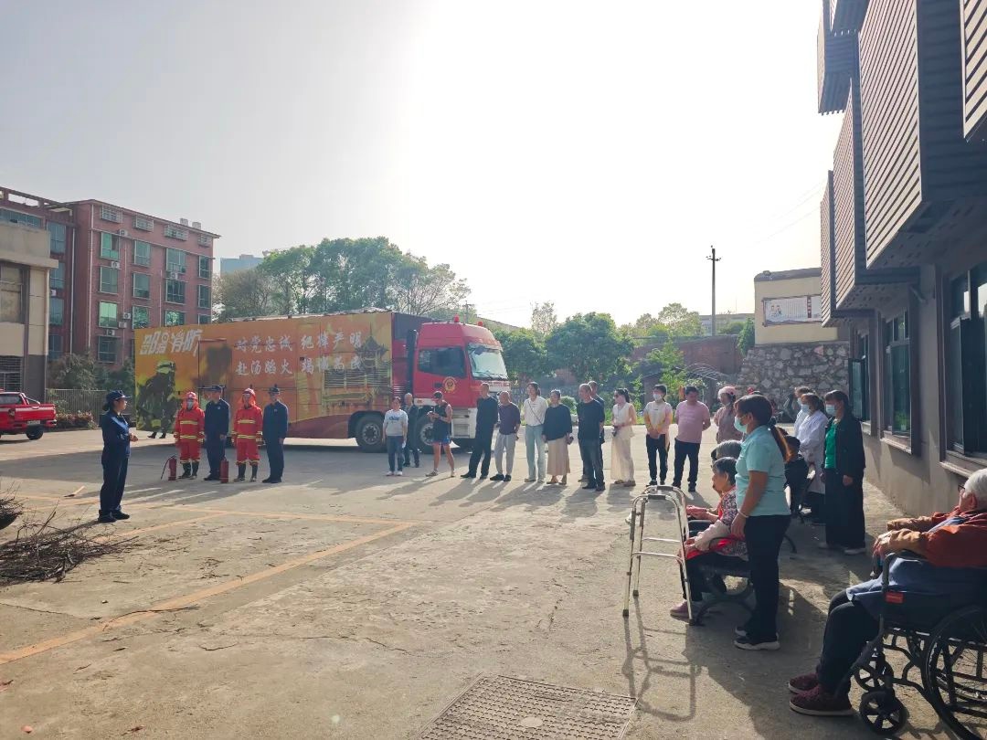 湖南消防创新推出移动课堂，竟让市民纷纷拍照合影！这是什么神奇操作？  第5张
