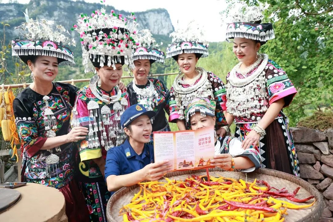 湖南消防创新推出移动课堂，竟让市民纷纷拍照合影！这是什么神奇操作？  第9张