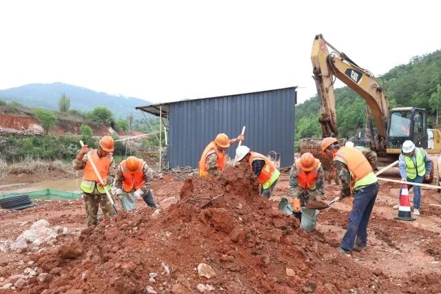 黑滩河水库防汛演练震撼来袭!50余人紧急集结,他们能否成功抵御洪水? 第2张 黑滩河水库防汛演练震撼来袭!50余人紧急集结,他们能否成功抵御洪水? 第2张