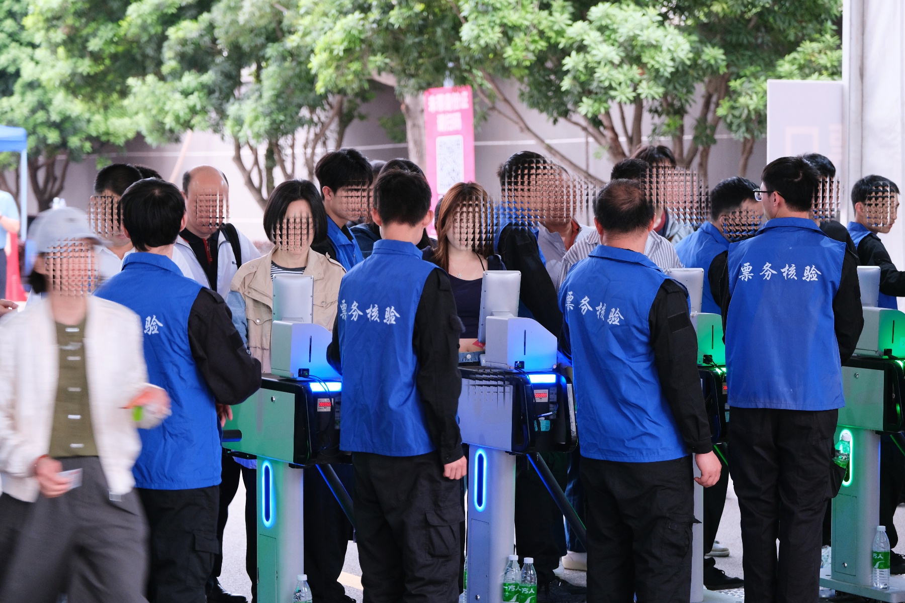 长沙首个万人室内演艺场馆首秀震撼来袭！黄凯芹35周年演唱会为何引爆全城？  第2张