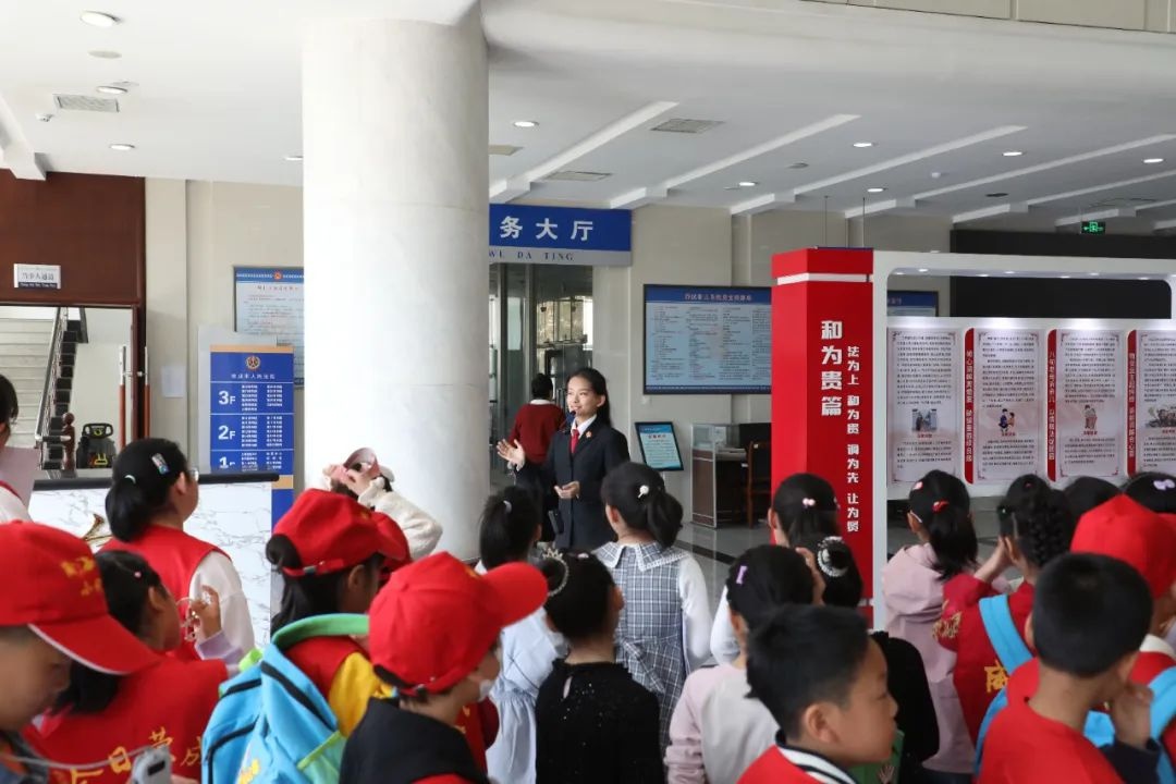 小记者变身小法官！这场司法研学之旅如何点燃孩子们的法治梦想？  第3张