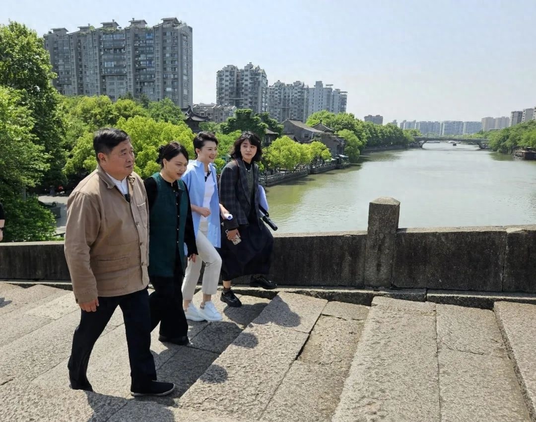 单霁翔漫步运河畅谈遗产魅力！解码杭州世界文化遗产为何如此重要？