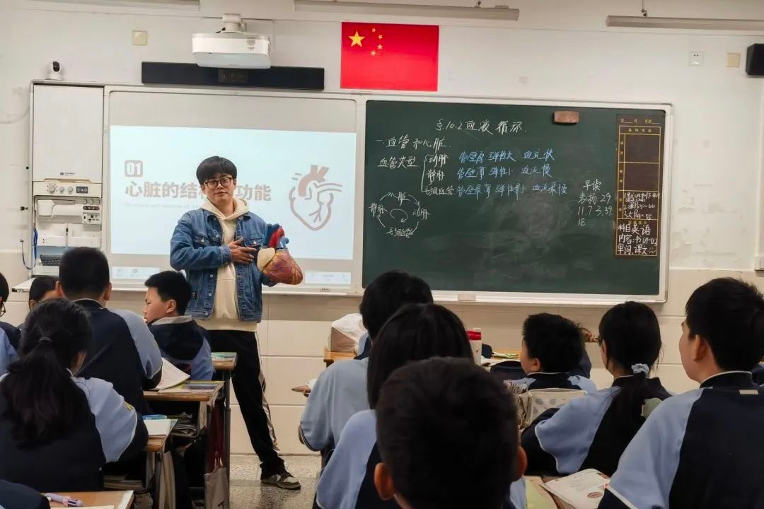 1998年出生的他，无偿献血多年后竟做出这事！你能做到吗？  第8张