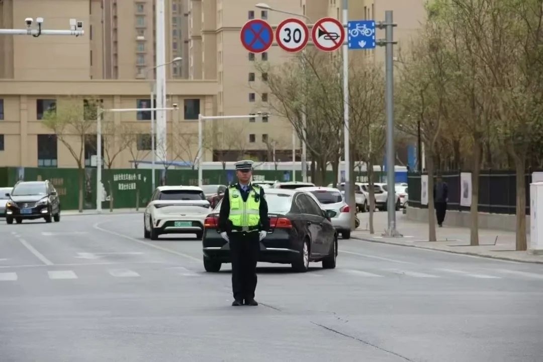 4月26日事业单位考试！金昌公安交警如何保障交通安保？  第4张