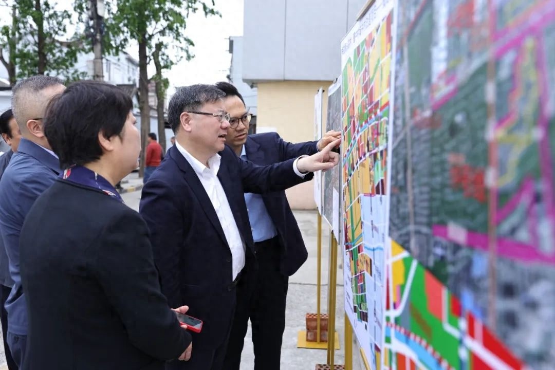 4月27日闵行区委副书记率队调研梅陇镇，改造城中村意义何在？  第1张