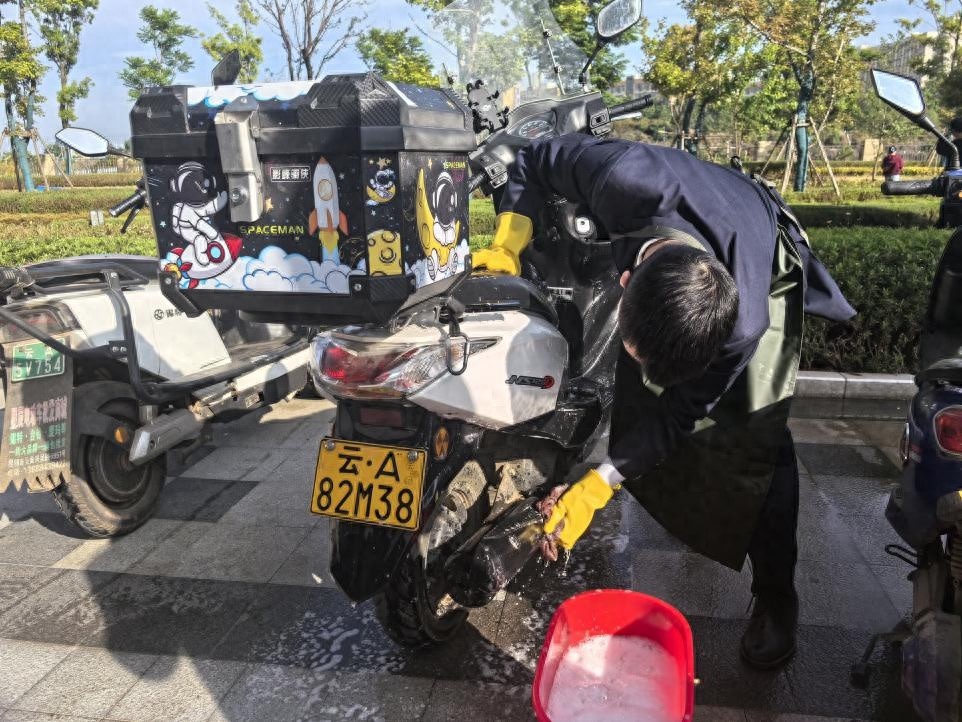 云和社区免费清洗电动车？便民服务进社区，这波操作太暖心