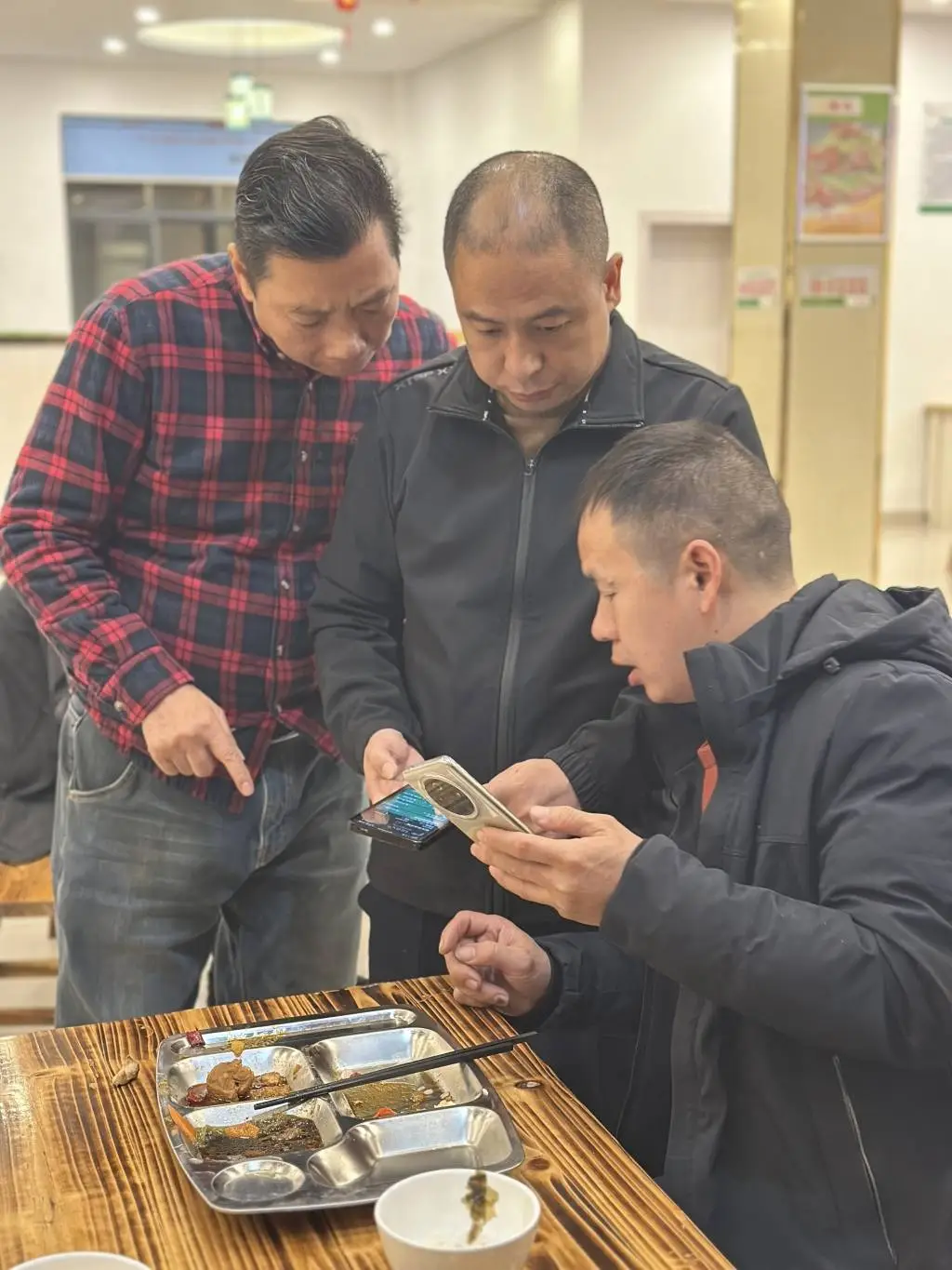 四川广安：两岁半外孙画欢迎回家，三千里返乡车队能否圆亲人团圆梦？  第6张
