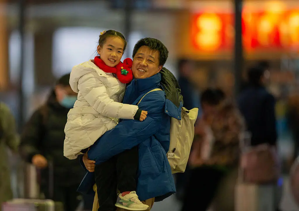 90亿人次！40天春运铸就爱的奔赴，这流动中国的回家热潮谁能抗拒？  第6张