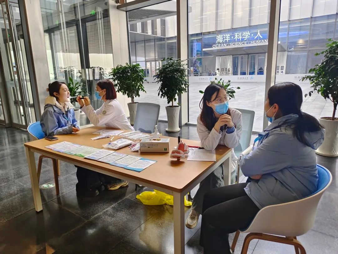 1月23日青岛口腔医院进科技馆送健康年礼，这口腔守护服务不香吗？  第3张