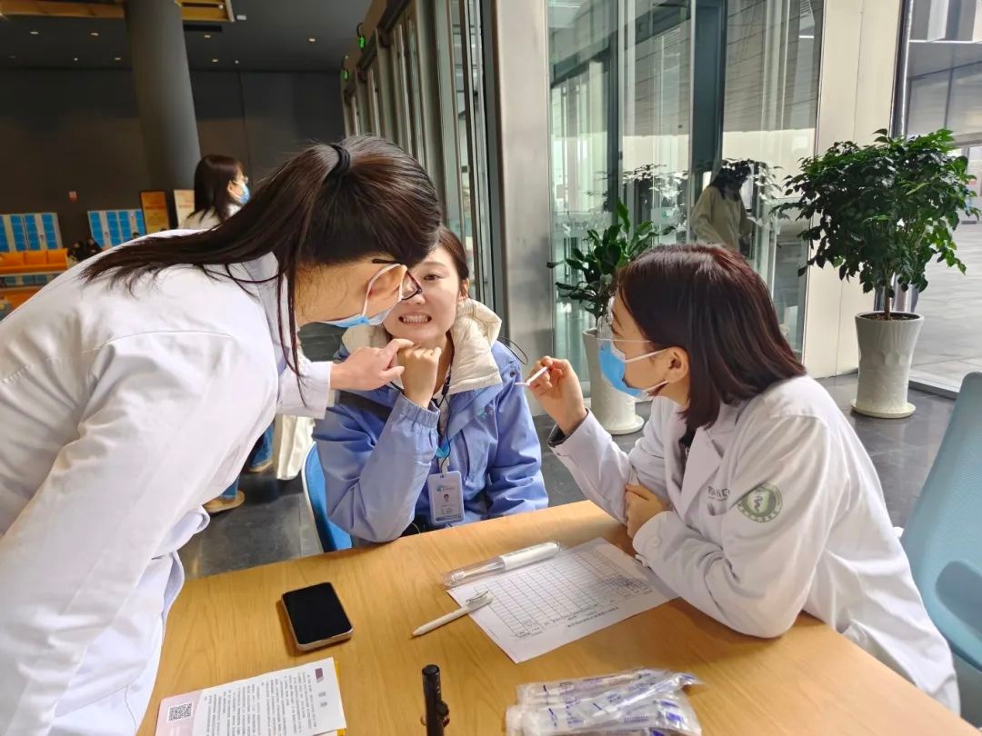 1月23日青岛口腔医院进科技馆送健康年礼，这口腔守护服务不香吗？  第4张