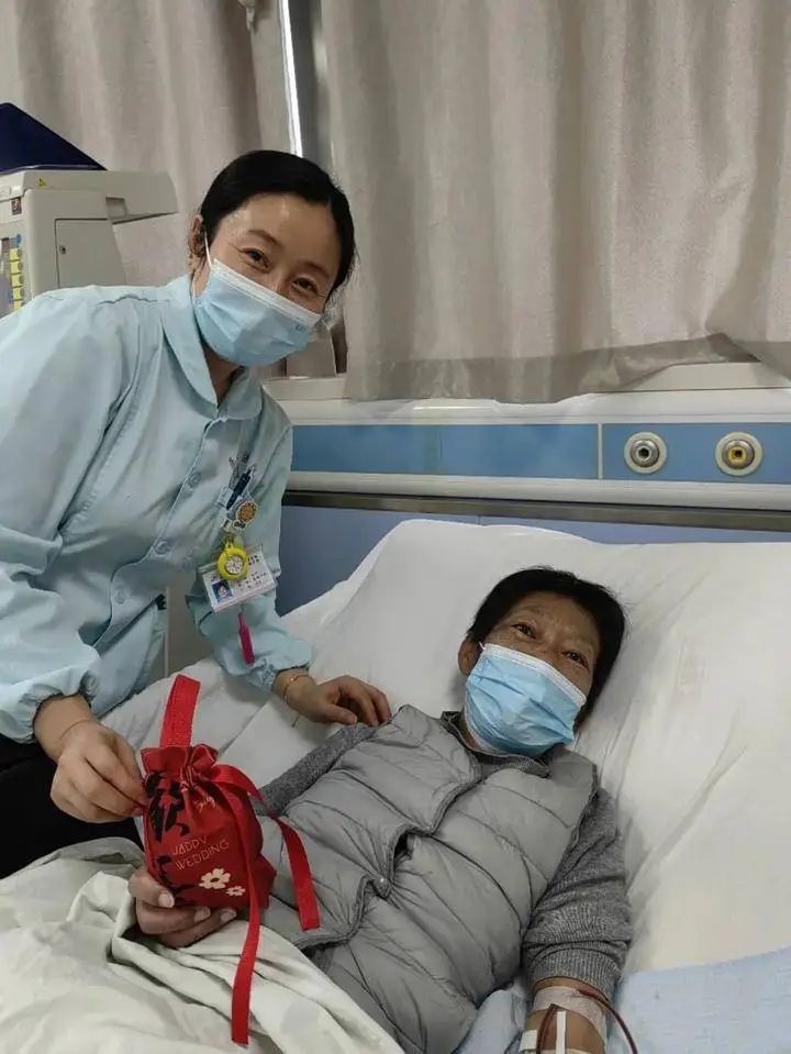 寒冬里的温暖奇迹！奉城医院血透中心如何用小小礼物传递大爱？  第7张