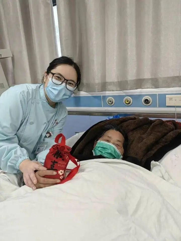 寒冬里的温暖奇迹！奉城医院血透中心如何用小小礼物传递大爱？  第9张