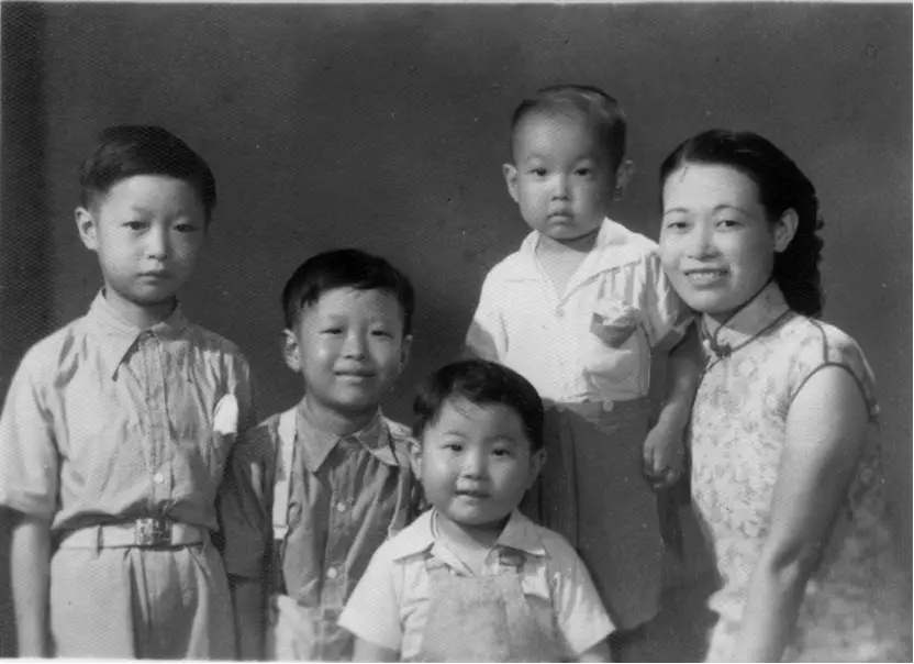 施蛰存：为何他笔下的女性角色如此鲜活？揭秘他与女作家们的深厚情谊  第4张