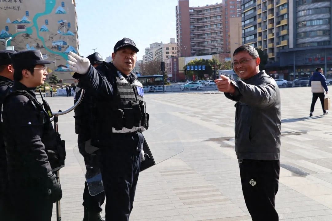 春运高峰，金华站日均2.8万人次如何平安归家？揭秘警小安联勤服务站的守护力量  第1张