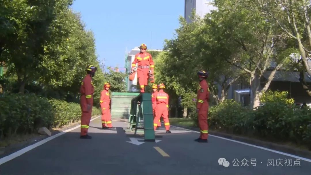 春节团圆时，谁在守护我们的平安？揭秘消防员的坚守与奉献