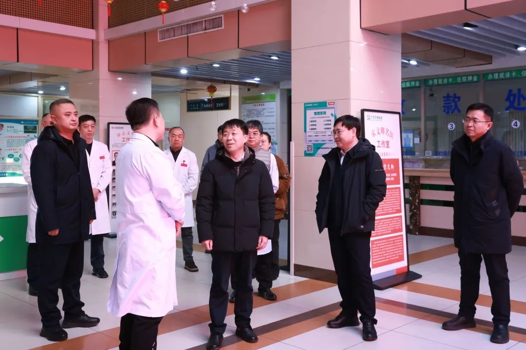 县委书记张体忠春节慰问一线干部职工，他们的坚守让节日更祥和  第2张