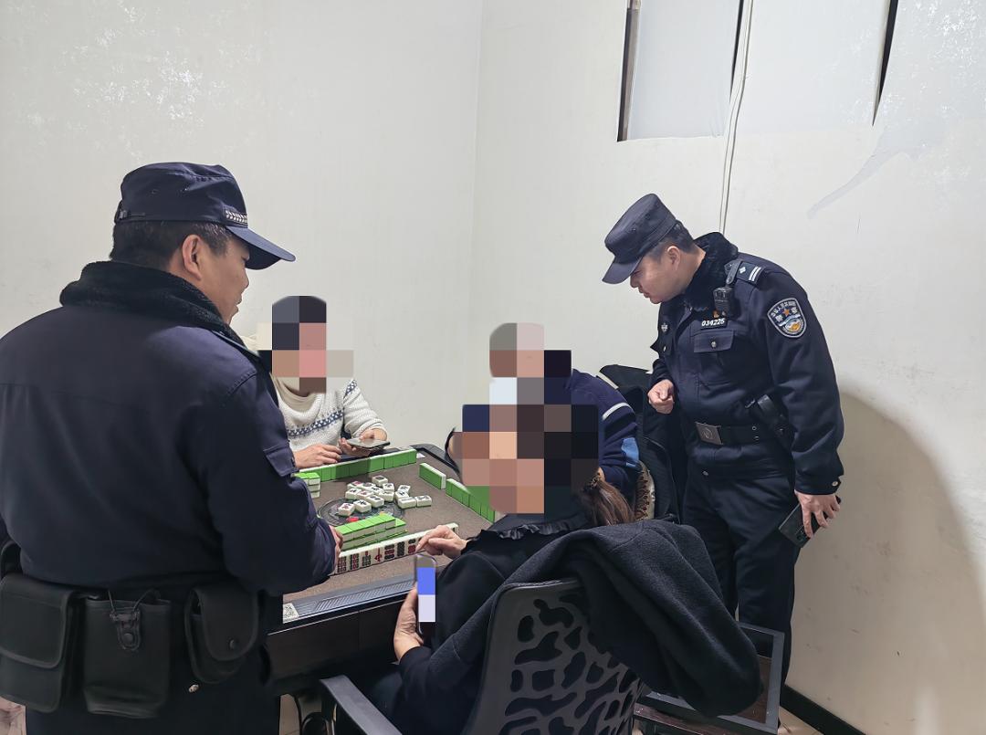 新春佳节警色浓，坚守岗位守护不打烊？致敬白银公安民辅警的平凡坚守!  第2张