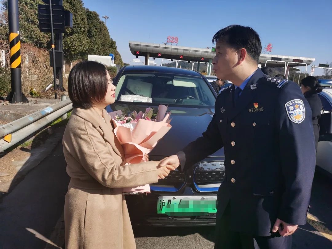48年寻亲路终见曙光！黄晓欣除夕前与失散父母团聚，背后故事令人泪目  第2张