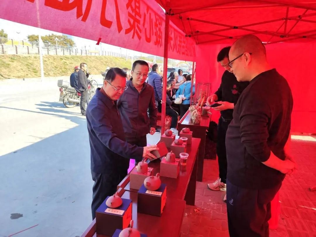 湘桥迎春花市竟有非遗展示?政协委员卢进文和佘勋荣真绝!