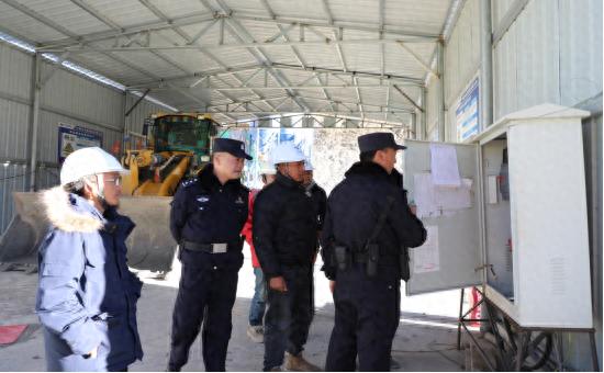春节临近，帕孜水库警务室如何确保施工安全？全面排查隐患，护航幸福年
