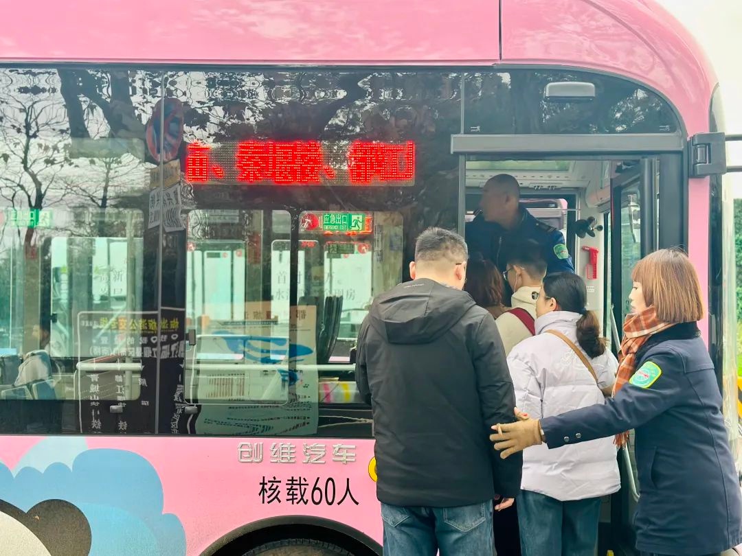 除夕团圆时，那些默默守护城市的人你知道吗?  第5张