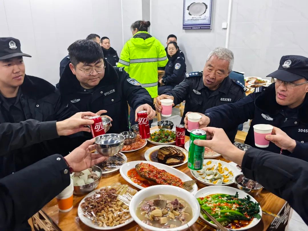 经开公安分局年夜饭大揭秘：警营里的团圆饭竟然这么特别  第5张