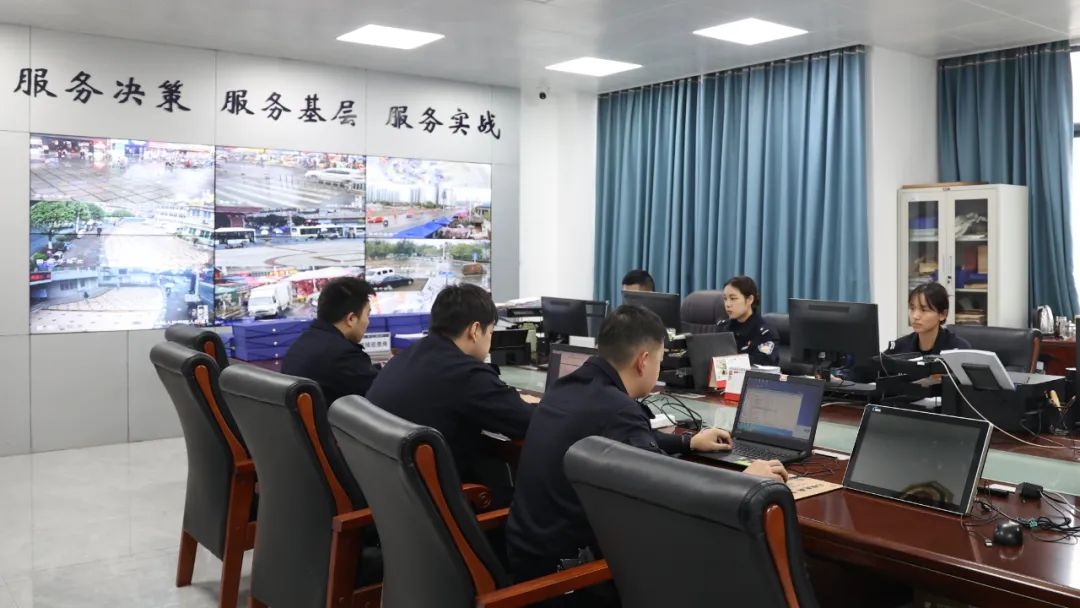 春节团圆时刻，他们为何选择坚守岗位？仁化县警察的10年坚守故事  第2张
