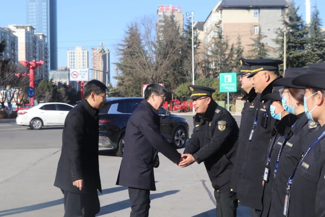 市长带队慰问春节坚守者!背后藏着哪些暖心细节?  第2张