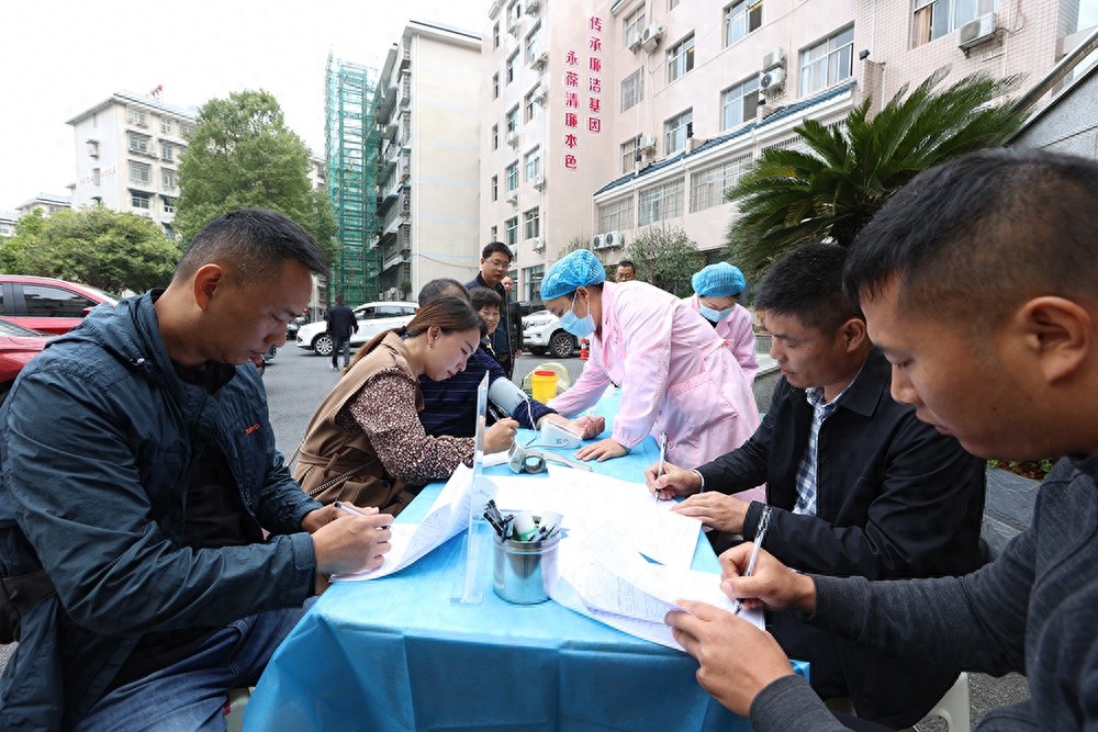 你知道吗？湘西州纪委监委干部这样诠释铁骨热血