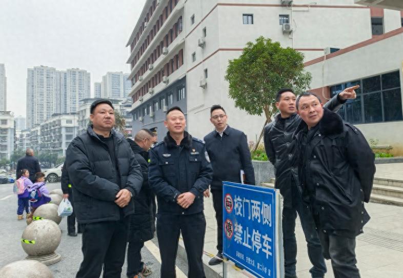 沿河县多部门联合行动！学校周边交通安全隐患如何彻底消除？