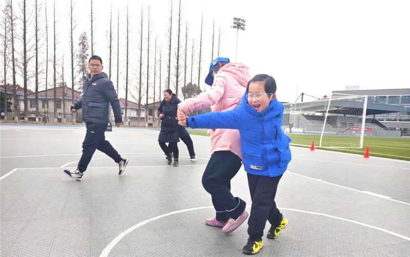 亲子运动会：20组家庭如何通过趣味游戏增进感情？  第2张