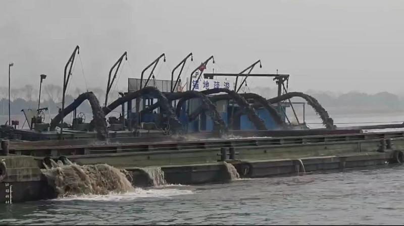 高资海轮锚地疏浚工程二期进展如何？66.6万吨泥沙已清理完成  第2张