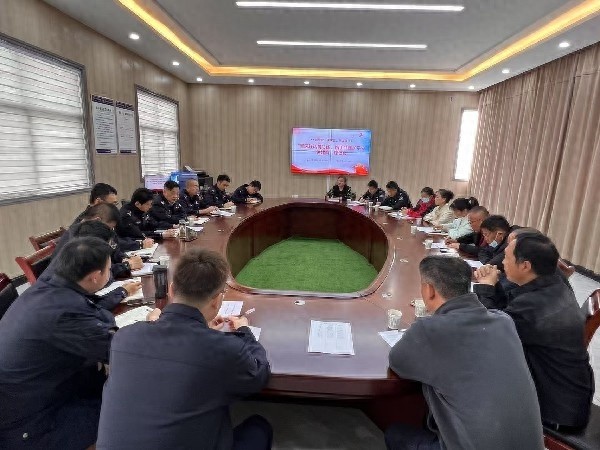 警医联手，如何打造坚不可摧的平安防线？2025年涝店派出所座谈会揭秘  第1张
