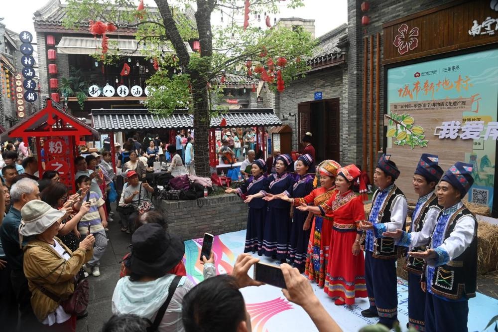 千年民歌传承，壮族父子情深！你听过壮族三声部民歌吗？  第5张