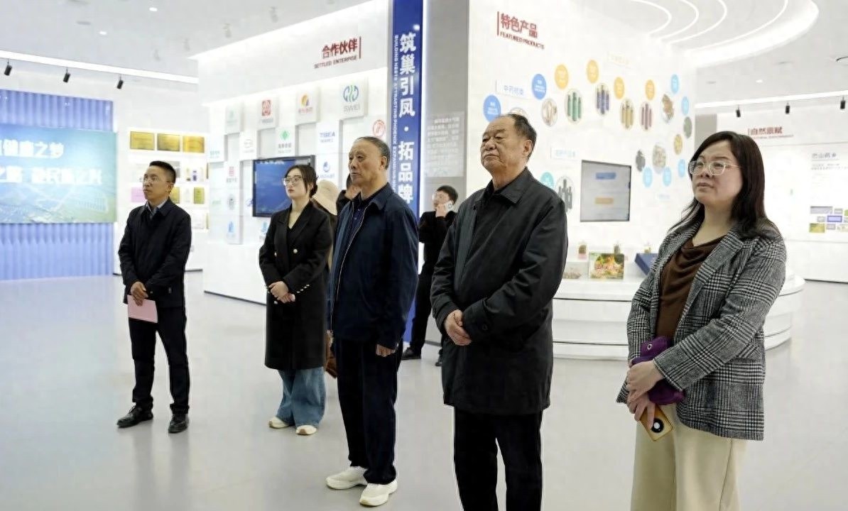 国药药材集团调研镇坪中药产业!未来合作潜力多大?