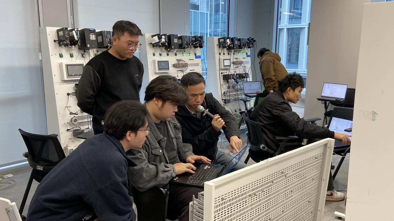 毕业生高质量就业难？深职大汇英班给出亮眼答卷  第2张