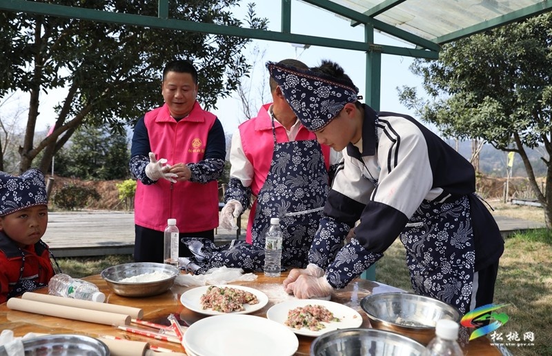 博爱苗乡结对关爱行动启动! 爱心如何温暖孩子?  第6张